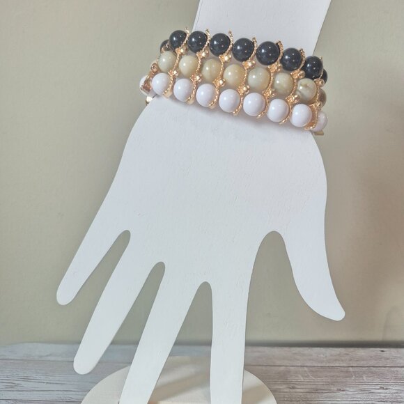 NIB Tan, Black White and Gold Beaded Bracelet - Picture 1 of 6